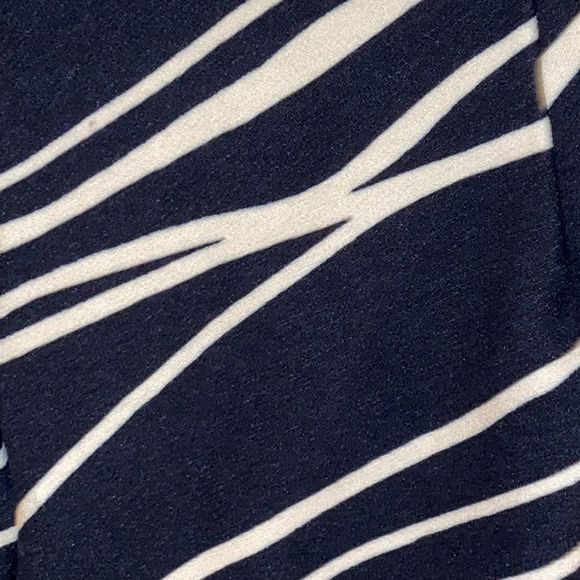Chico’s Travelers Zebra Print Pants Size 0 - Picture 4 of 5